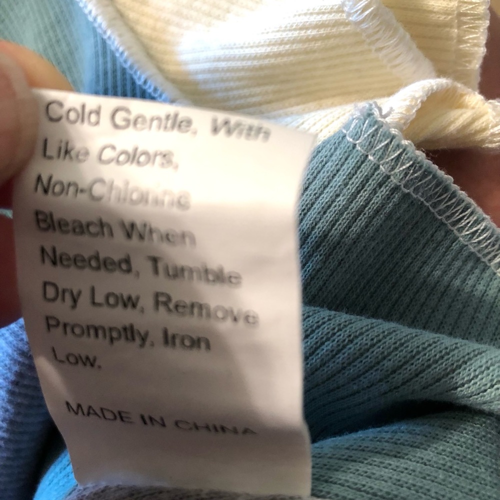 Shein, Colorblock Cropped Top - Picture 5 of 6